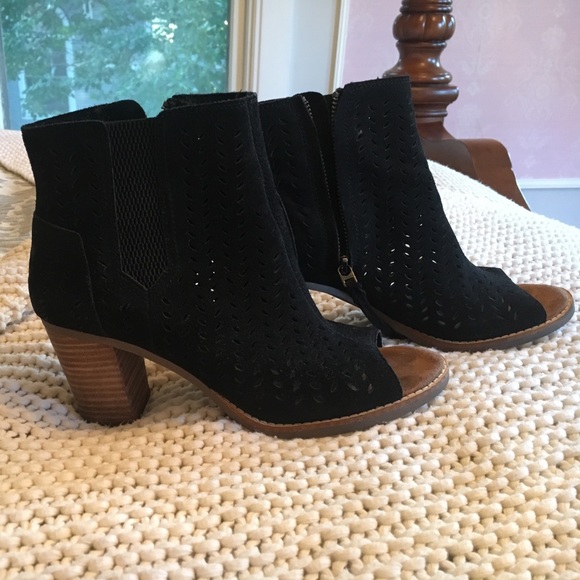 Toms Shoes - Toms open toe sandals